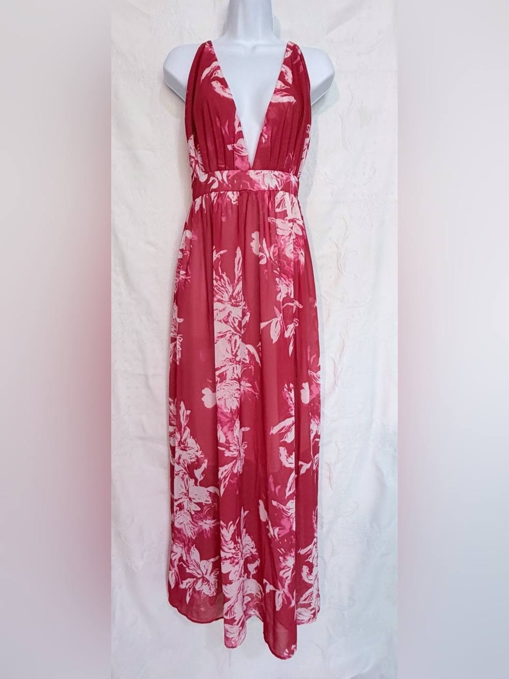Source Unknown Red and White Floral Maxi Dress D0051